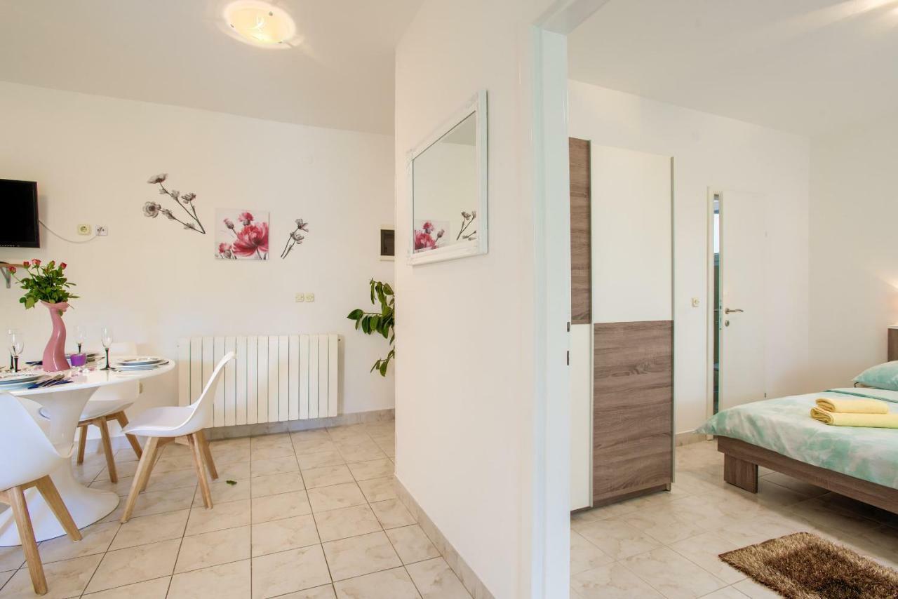 Apartman Paola Pola Esterno foto